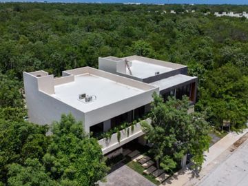 Casa con alberca privada, Jardin y cocina equipada, residencial de lujo con amen