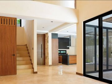 Casa con alberca privada, Jardin y cocina equipada, residencial de lujo con amen