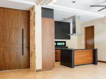 Casa con alberca privada, Jardin y cocina equipada, residencial de lujo con amen