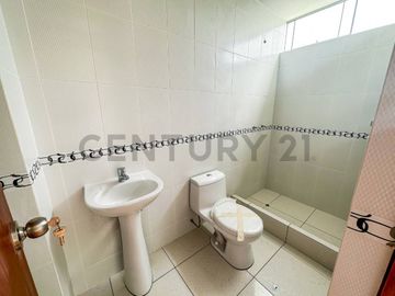 VENDO DUPLEX CON TERRAZA FRENTE A PARQUE