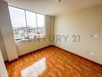 VENDO DUPLEX CON TERRAZA FRENTE A PARQUE