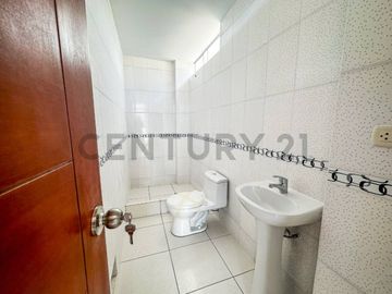 VENDO DUPLEX CON TERRAZA FRENTE A PARQUE