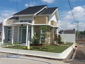 Rumah baru nyaman dan ready stock di ciwastra dekat buahbatu