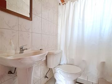 Venta Casa/Hostal, 13D/7B, cercano a Clínica Alemana, Osorno