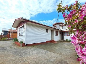 Venta Casa/Hostal, 13D/7B, cercano a Clínica Alemana, Osorno