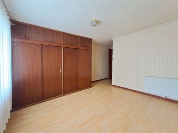 Venta Casa/Hostal, 13D/7B, cercano a Clínica Alemana, Osorno