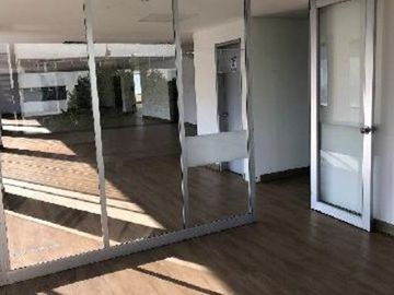 oficina en arriendo en chico. Cod A700669
