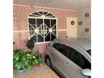 Sea Confiable Vende Casa en Urbanización Torremolinos