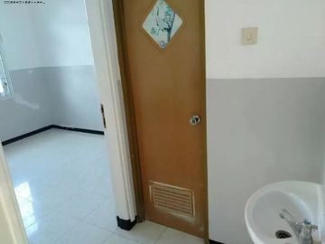 Rumah di Wiguna, Strategis, Bisa untuk Kantor