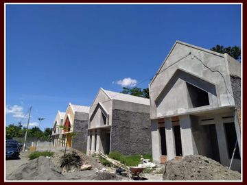 Rumah Mewah Pinggir Jalan Nangsri Bergaya Hunian Eropa