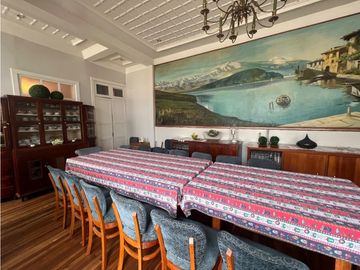Casa en venta rentera y comercial con locales y departamentos en el sagrario tipo colonial