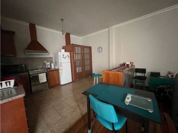 Casa en venta rentera y comercial con locales y departamentos en el sagrario tipo colonial