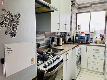 Departamento de 1 dorm/Estacionamiento Metro Esc Mililar