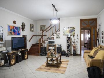 Casa en venta 6 ambientes con cochera en Florida Oeste