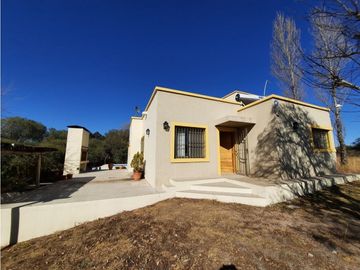 VENTA- CASA 1 DORM. + PILETA-LA GRANJA, CÓRDOBA