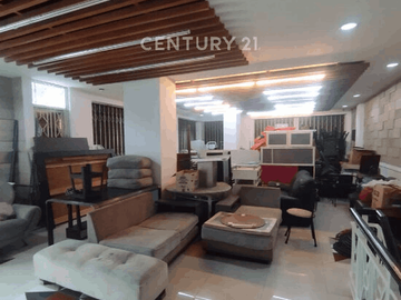 Ruko Hoek Di Boulevard Raya, Kelapa Gading