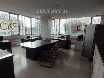 Ruko Hoek Di Boulevard Raya, Kelapa Gading