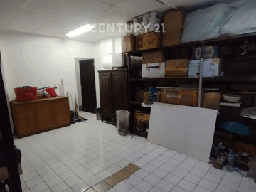 Ruko Hoek Di Boulevard Raya, Kelapa Gading