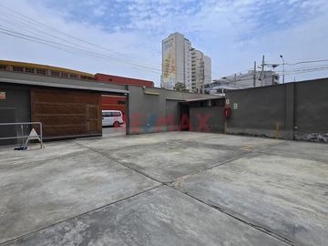 Local Comercial En Alquiler – Esquina Estratégica Fanning Con Barrón, Barranco