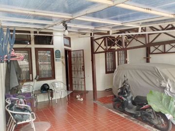 Rumah 2 lantai dalam komplek cimanggis depok