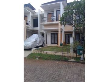Di jual cepat rumah second murah dalam perumahan di Cicaheum