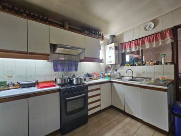 Atractiva Casa para uso Habitacional o Inversión Comercial