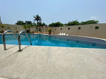 Casa CON ALBERCA en venta en Col. Las Granjas. VERACRUZ, VERACRUZ