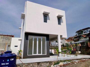 Rumah ala Eropa 2 Lantai di Cikutra Bandung Utara CASH Hanya 960 Juta