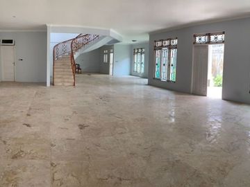 Jual Rumah Luas Dan Nyaman di Cinere, Jakarta Selatan