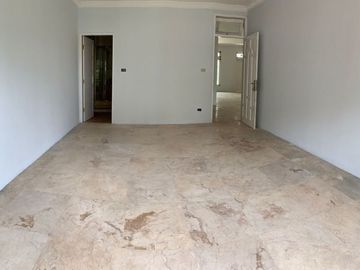 Jual Rumah Luas Dan Nyaman di Cinere, Jakarta Selatan