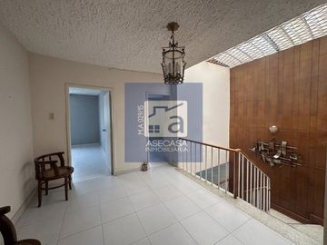COD. 6496 - SE VENDE CASA - BARRIO: QUINTA DANIA