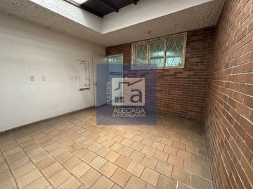 COD. 6496 - SE VENDE CASA - BARRIO: QUINTA DANIA
