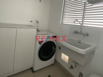 ¡ TU NUEVO HOGAR EN SURCO, FRENTE A PARQUE 🌳

Imagina despertar cada día con una hermosa vista a áreas verdes.  Este amplio departamento de 123 m² e
