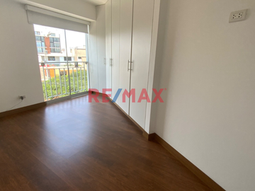 ¡ TU NUEVO HOGAR EN SURCO, FRENTE A PARQUE 🌳

Imagina despertar cada día con una hermosa vista a áreas verdes.  Este amplio departamento de 123 m² e