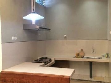 Rumah siap huni di manyar Hadap selatan