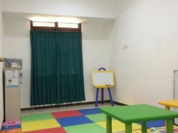 Rumah siap huni di manyar Hadap selatan