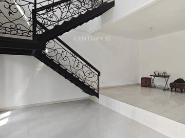 Dijual Rumah 2 Lantai Siap Huni Yang Mengusung Desain Modern