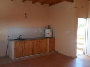 EN VENTA DEPTO CON GARAGE o PARA LOCAL COMERCIAL A ESTRENAR / AV.GRAL SAN MARTIN Y FAVALORO (2 plantas)