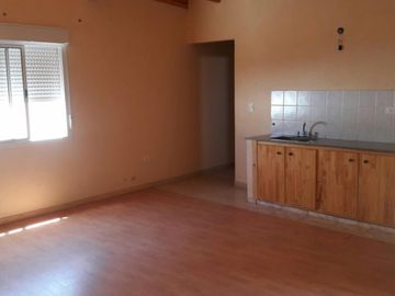 EN VENTA DEPTO CON GARAGE o PARA LOCAL COMERCIAL A ESTRENAR / AV.GRAL SAN MARTIN Y FAVALORO (2 plantas)