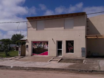 EN VENTA DEPTO CON GARAGE o PARA LOCAL COMERCIAL A ESTRENAR / AV.GRAL SAN MARTIN Y FAVALORO (2 plantas)