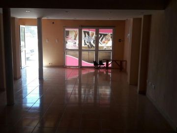 EN VENTA DEPTO CON GARAGE o PARA LOCAL COMERCIAL A ESTRENAR / AV.GRAL SAN MARTIN Y FAVALORO (2 plantas)