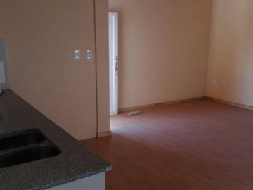 EN VENTA DEPTO CON GARAGE o PARA LOCAL COMERCIAL A ESTRENAR / AV.GRAL SAN MARTIN Y FAVALORO (2 plantas)