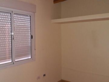 EN VENTA DEPTO CON GARAGE o PARA LOCAL COMERCIAL A ESTRENAR / AV.GRAL SAN MARTIN Y FAVALORO (2 plantas)