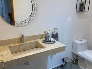 VENTA DE CASA CON ROOF TOP EN LOMAS 3A