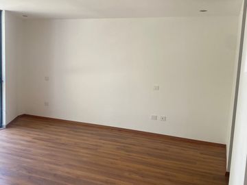 VENTA DE CASA CON ROOF TOP EN LOMAS 3A