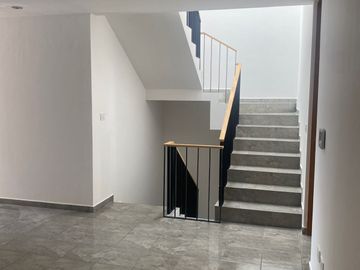 VENTA DE CASA CON ROOF TOP EN LOMAS 3A