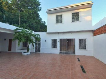 Edificio Comercial en Venta Valladolid Yucatan | Calle Principal | Bacalar
