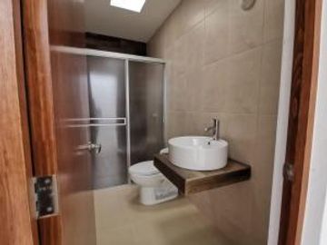 CASA EN LOS LAGOS EN VENTA SLP
