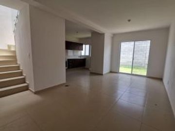 CASA EN LOS LAGOS EN VENTA SLP