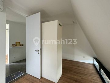 Rumah Siap Huni Halaman Luas Konsep Modern Minimalist di Cinere